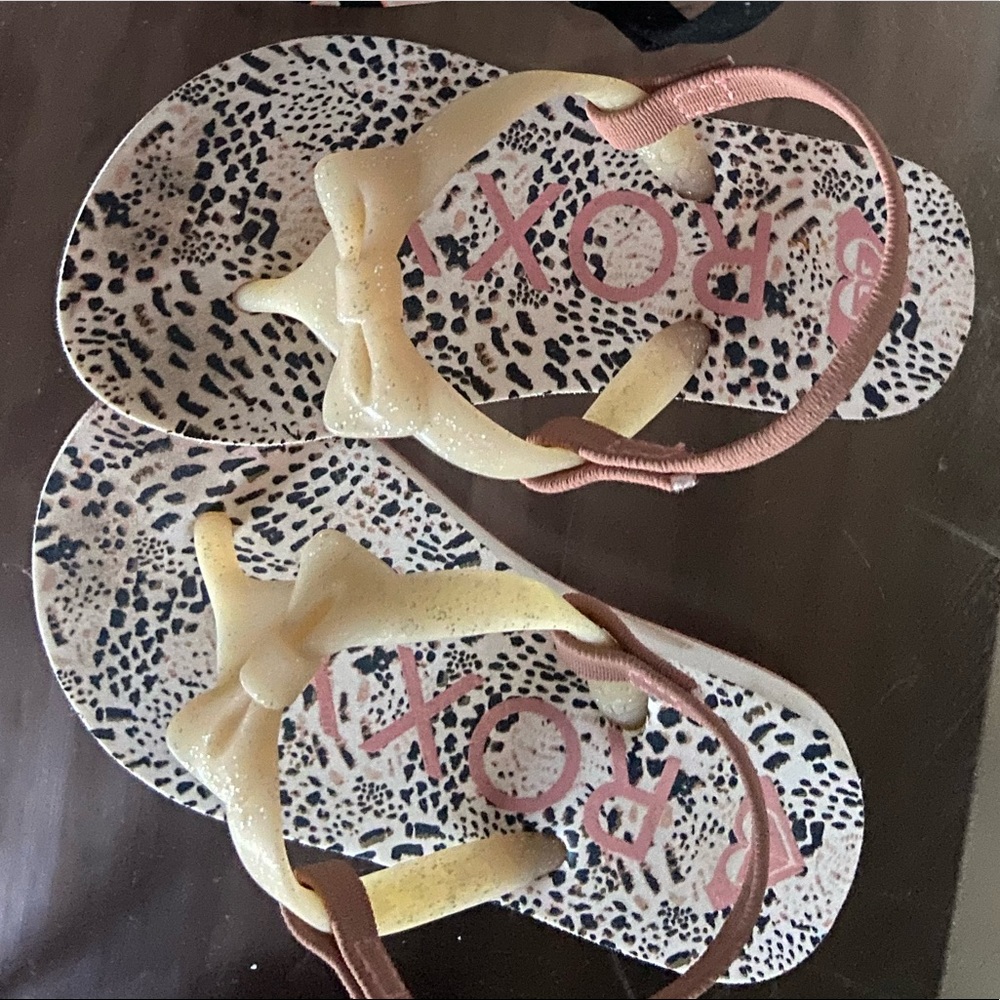 Roxy sandals